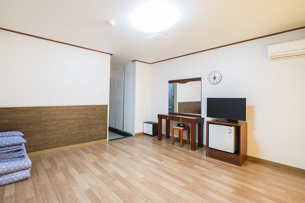 Jeju Youth Hostel Eksteriør billede
